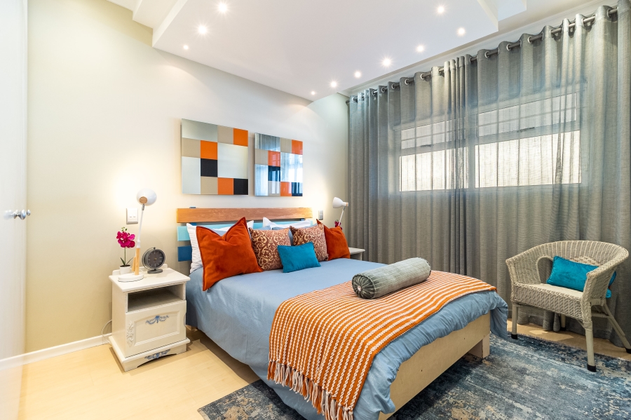 2 Bedroom Property for Sale in Mouille Point Western Cape